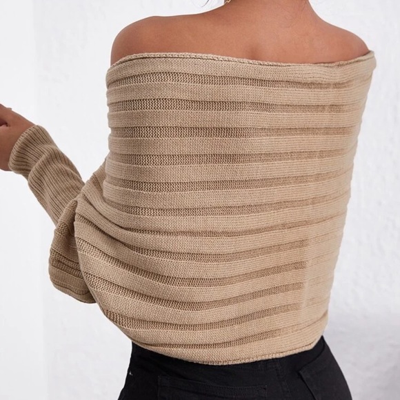 Beautiful woman rip knit wrap sweater - Picture 4 of 6